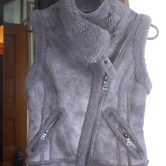 FAB Eco Shearing Look Suede Vest Sz: TP - Picture 1 of 10